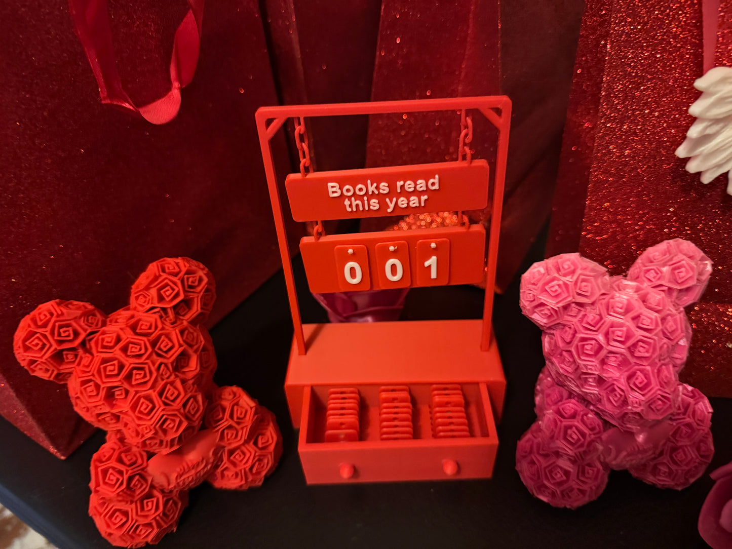 3d Rose bear and books read of the year tracker
